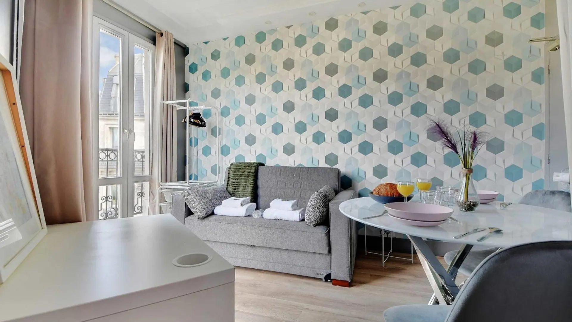 Apartment Republique - Magenta *