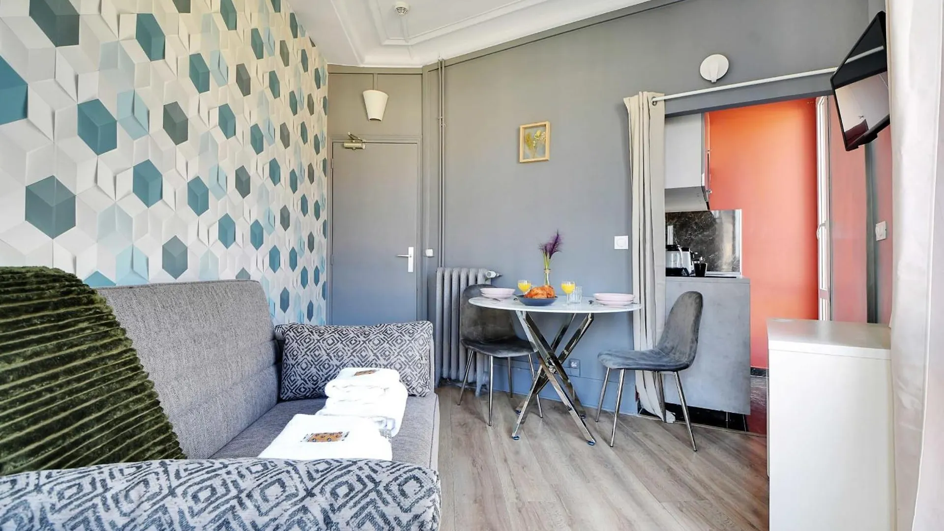 Apartment Republique - Magenta *