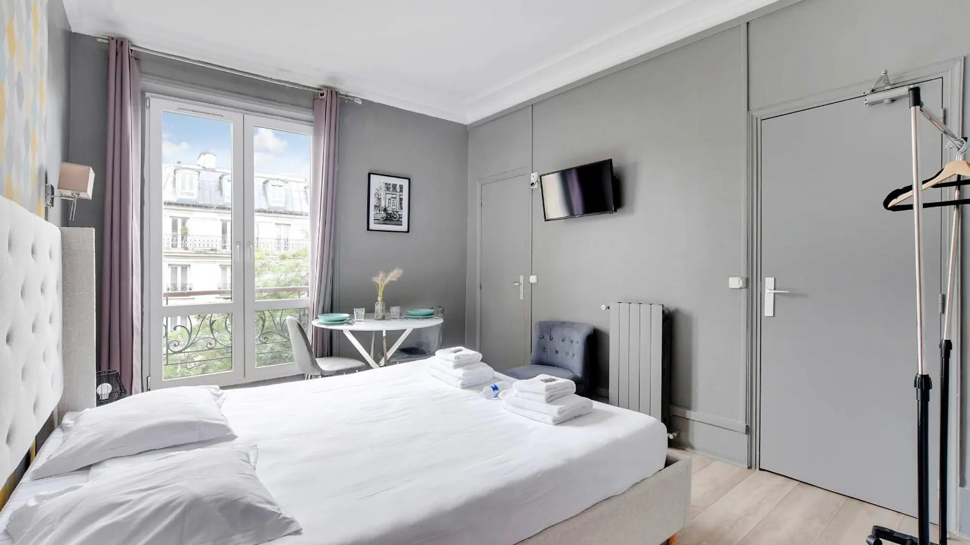 Apartment Republique - Magenta