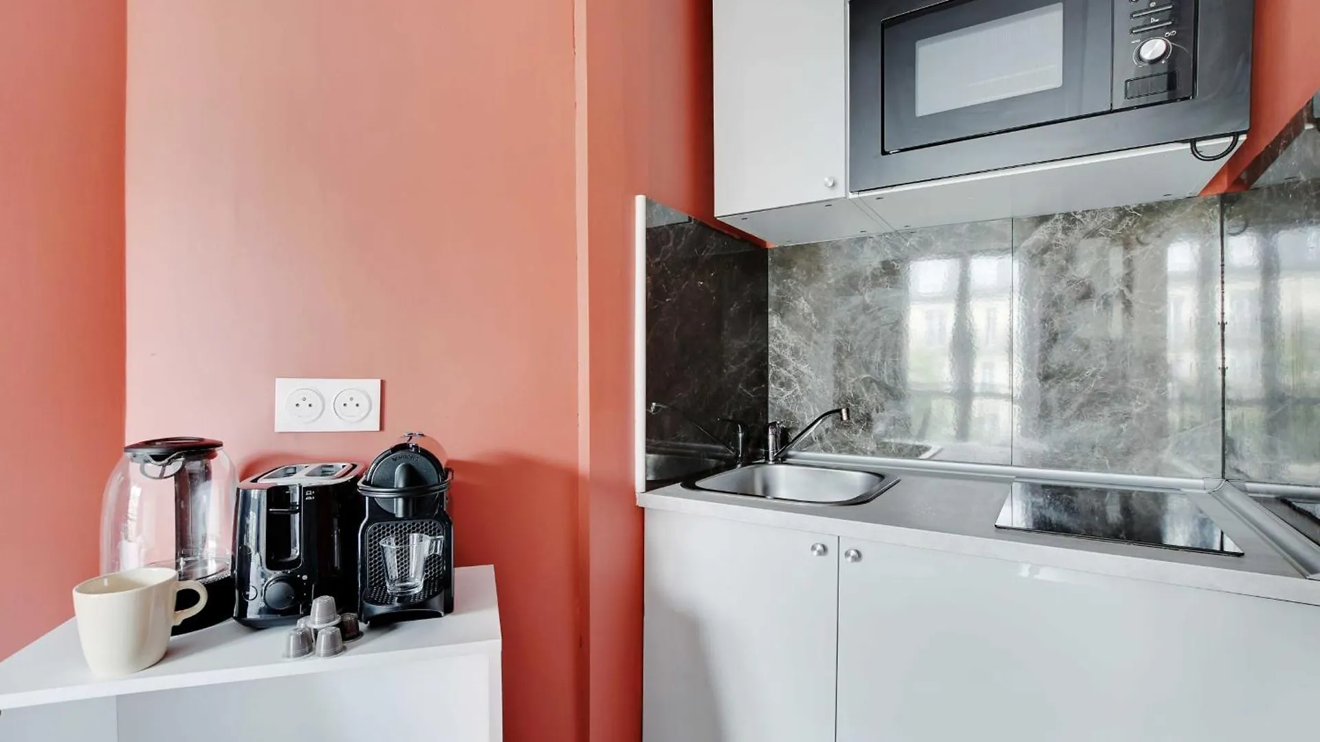 Apartment Republique - Magenta *