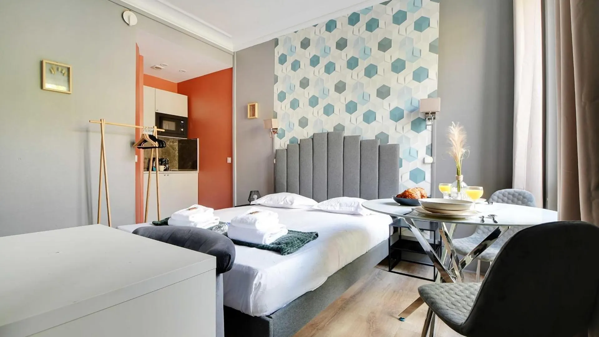 Apartment Republique - Magenta *
