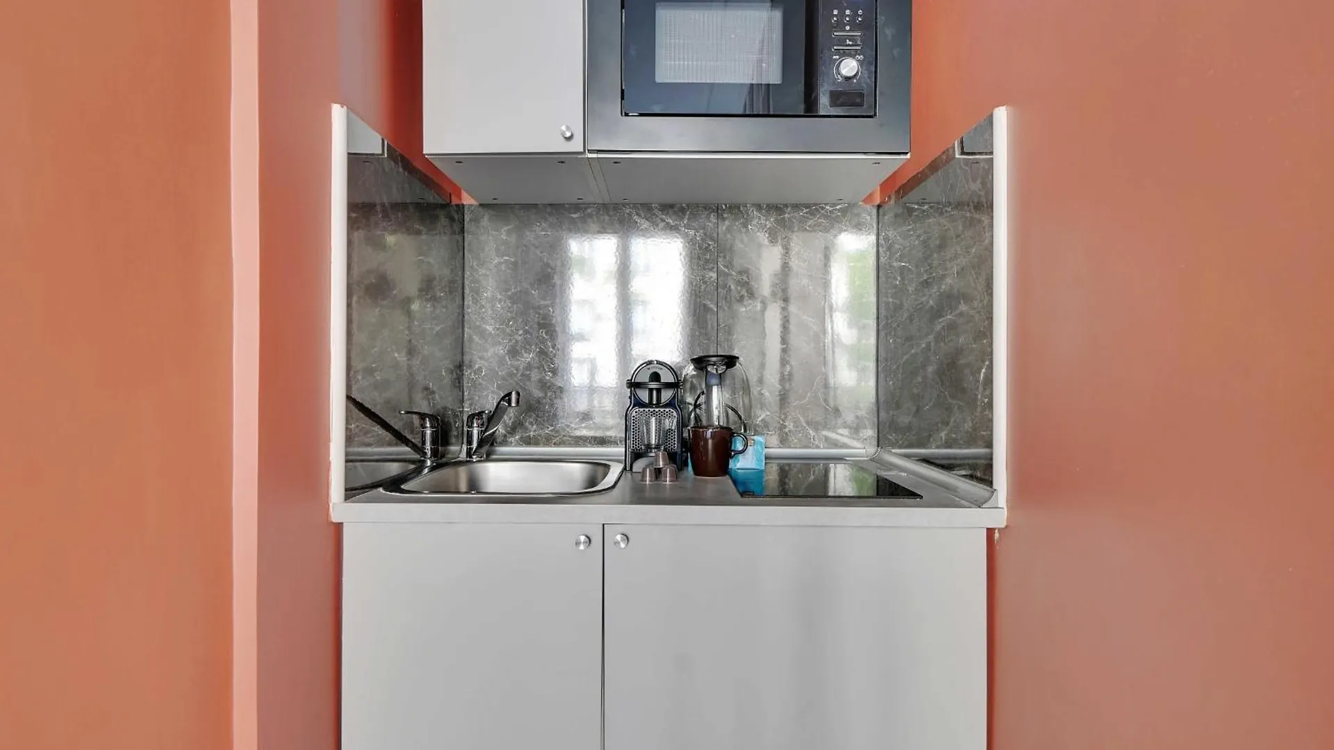 Apartment Republique - Magenta