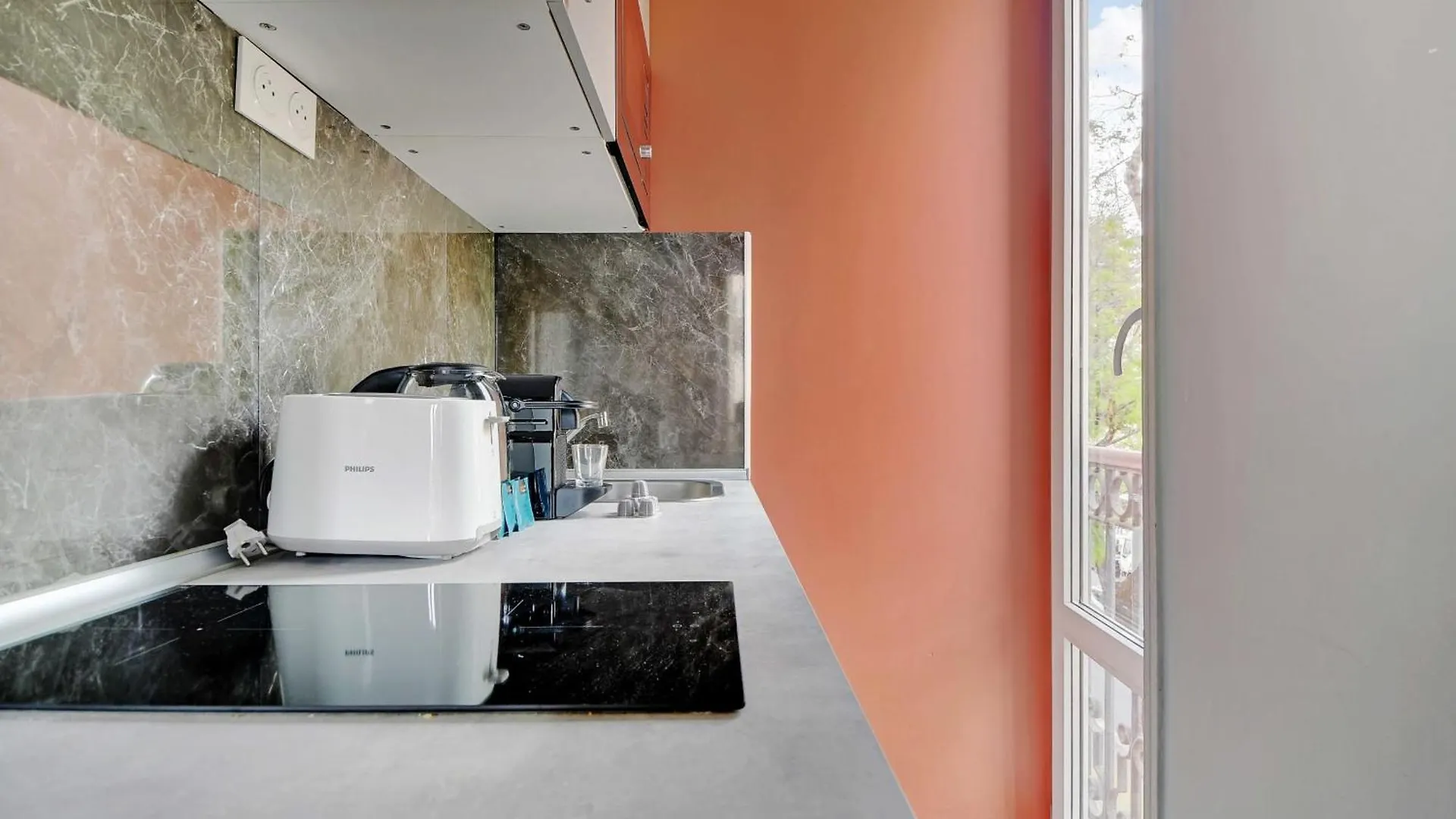 Republique - Magenta Apartment *